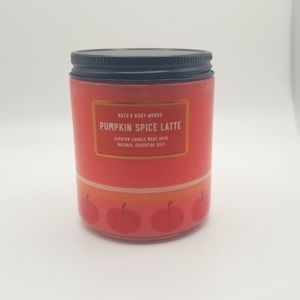 Single wick candle